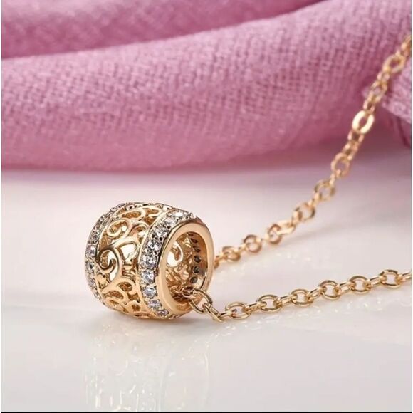 Luxurious Hollow Round Pendant 18k Gold Plated Necklace - Picture 1 of 5